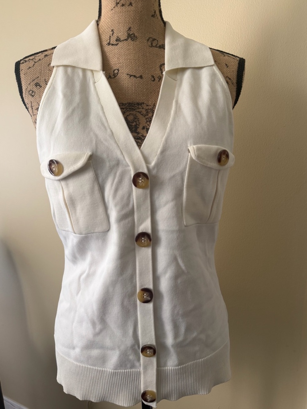 New York & Company Cream Sleeveless Button-Up Knit Top
